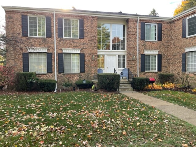 Foto del edificio - 625 E Fox Hills Dr