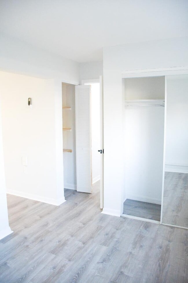 Building Photo - 211 Circle Dr