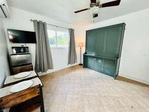 Building Photo - 11400 NE 13th Ave