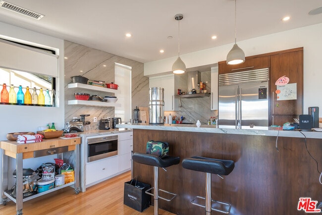 Building Photo - 581 Agate St