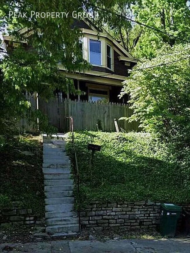 Foto del edificio - 635 Straight St