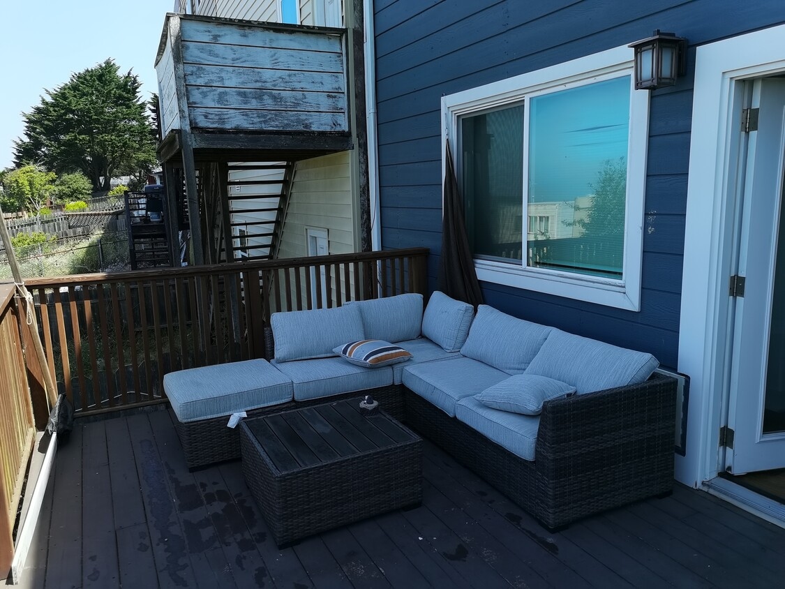 Deck Area - 134 Santa Barbara Ave