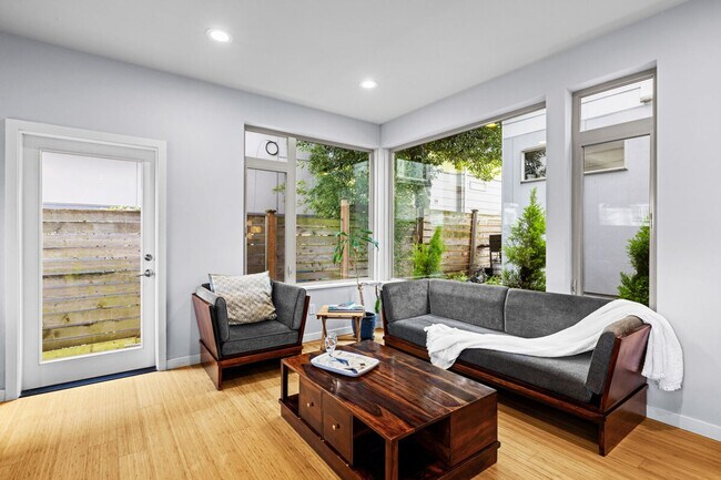 Foto del edificio - 4036 Linden Ave N