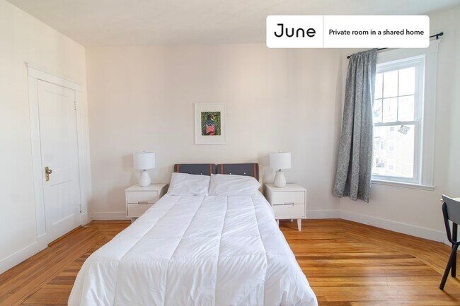 Foto del edificio - Room in Shared 4 bed/1 bath home in Dorchester Center