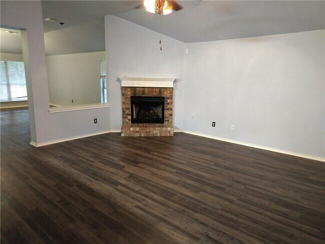 Foto del edificio - 1007 Russwood Cove