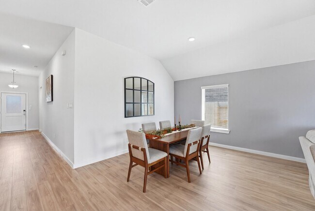 Foto del edificio - 8611 Pier Cove Dr