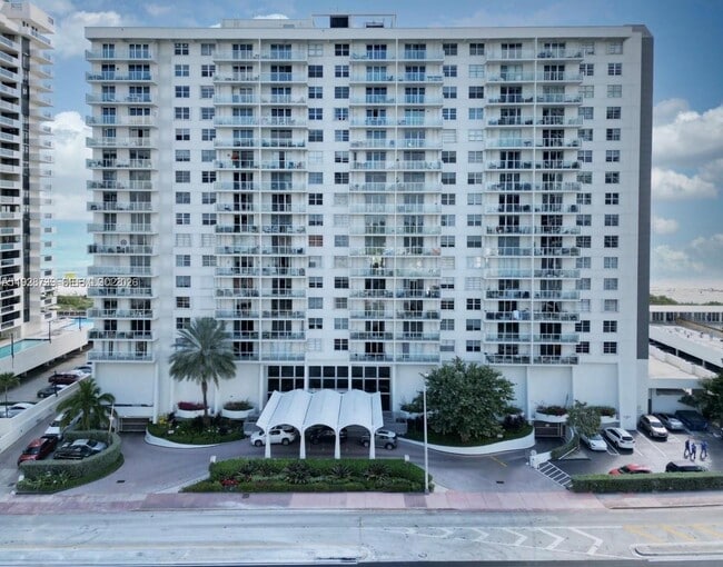 Foto del edificio - 5701 Collins Ave