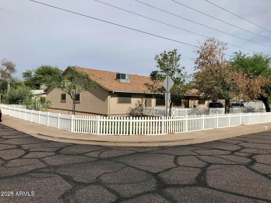 Foto principal - 1546 N 46th St