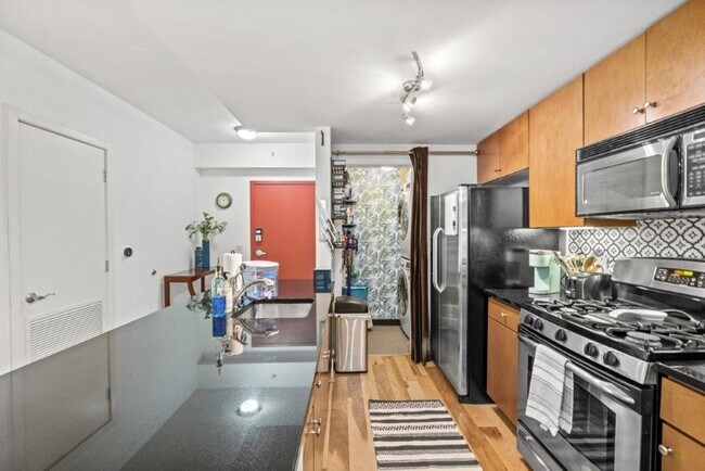 Building Photo - 1117 10th St NW