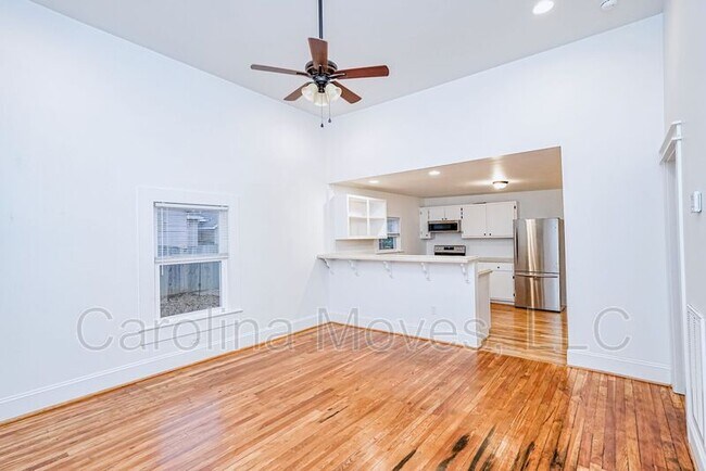 Photo - 4 Frost St House