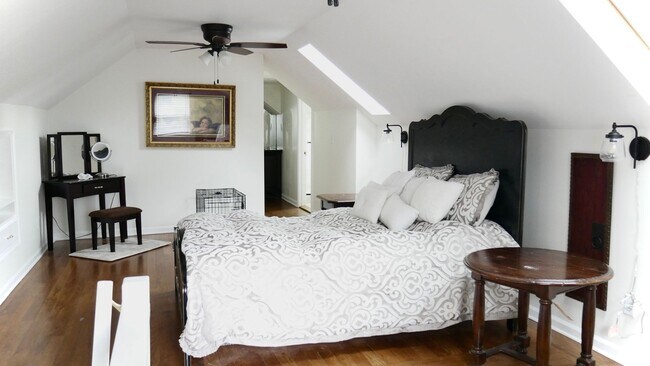 Building Photo - Charming 3bd/2ba Home!