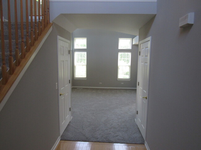 Building Photo - 9911 Thornton Way