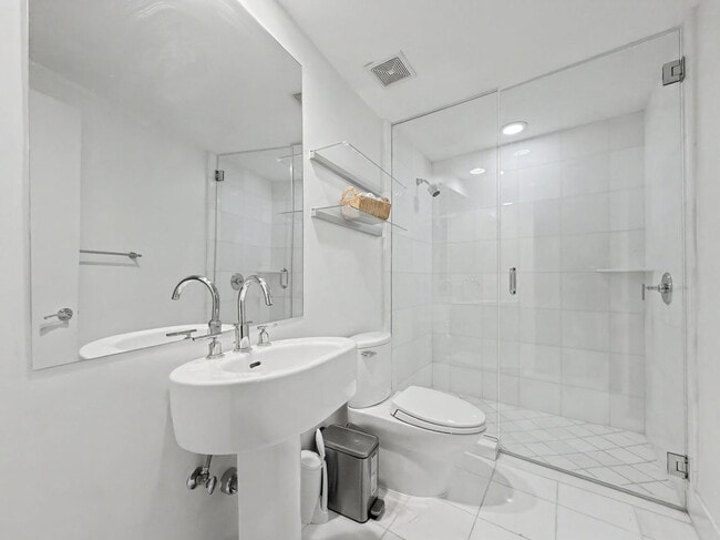 Foto del edificio - 2950 NE 188th St