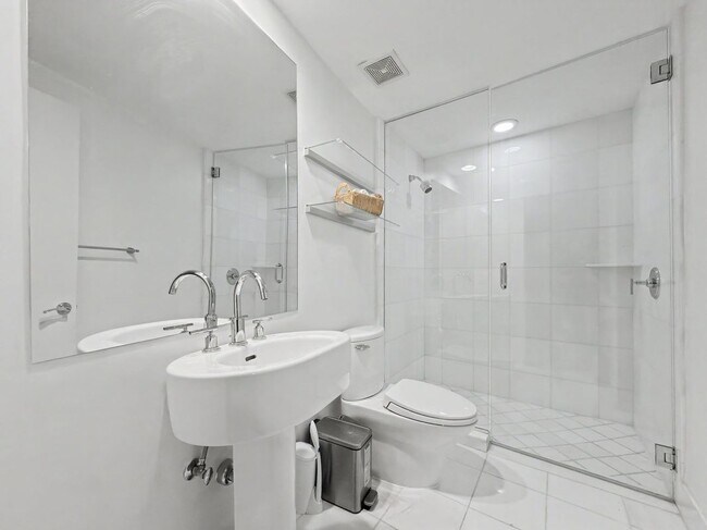 Foto del edificio - 2950 NE 188th St