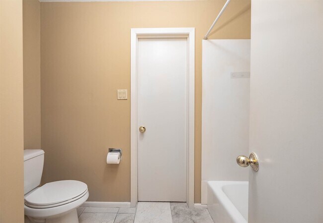 Foto del edificio - 3702 Belle Grove Ln