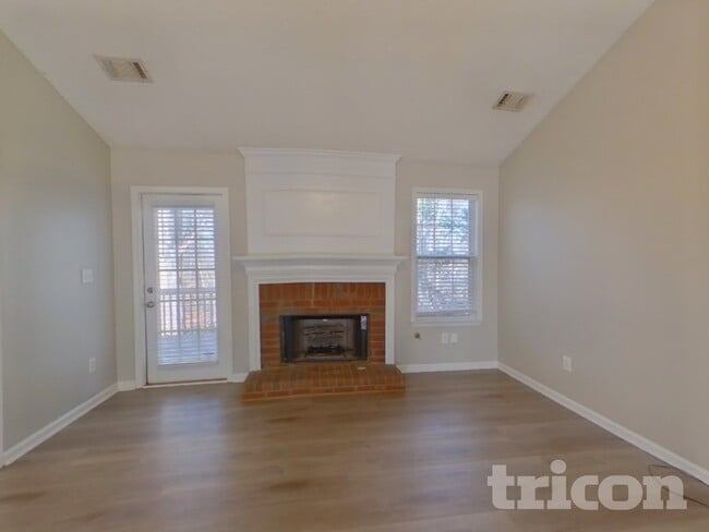 Building Photo - 3575 Wake Robin Way