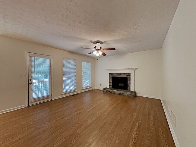 Building Photo - 822 Honey Springs Drive
