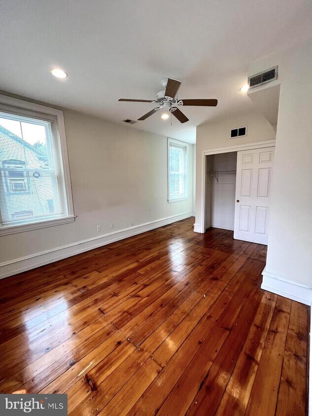 Primary Photo - 130 E 7th Ave