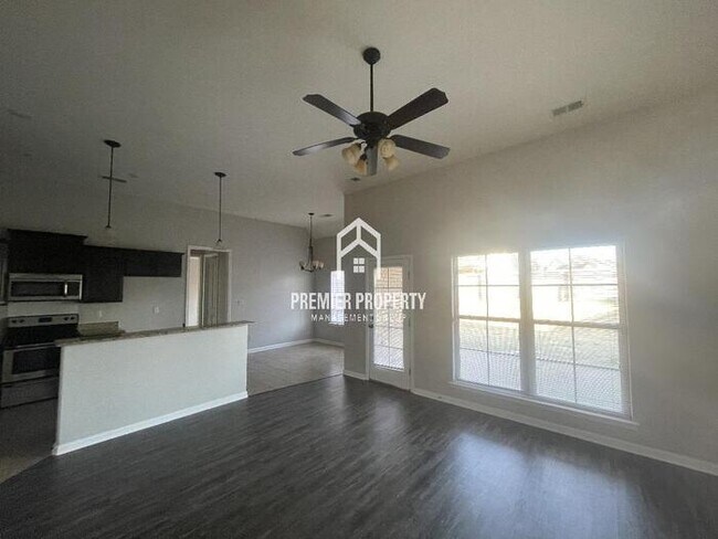 Building Photo - 2274 Southern Woods - Available Now!