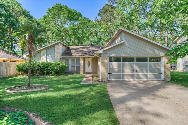 Building Photo - 3122 Village Park Dr