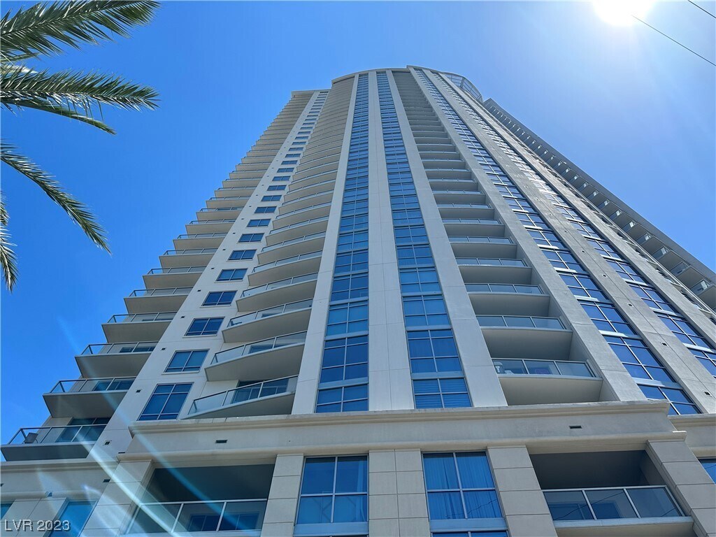 Primary Photo - 200 W Sahara Ave