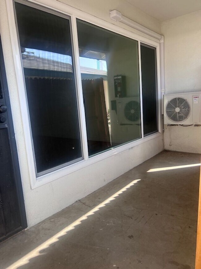 Foto del edificio - Spacious 3 Bed / 2 Bath Apartment in Colton – Upgraded & Move-In Ready