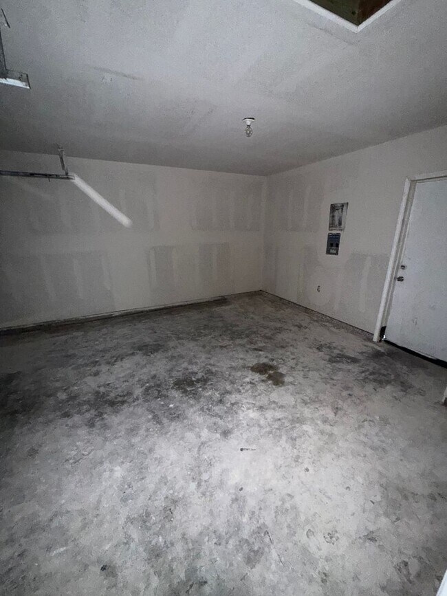 Building Photo - 3 Bedroom home for RENT in Orange