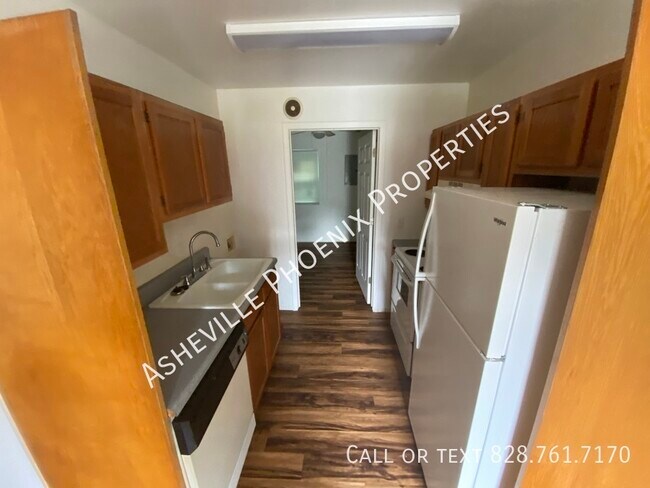 Building Photo - 452 Reems Creek Unit #1