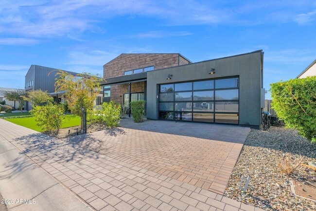 Foto del edificio - 8430 S 10th Ln