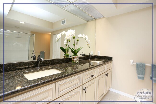 Building Photo - **VANDERBILT TOWERS**3BEDS/2BATHS**BAY VIE...