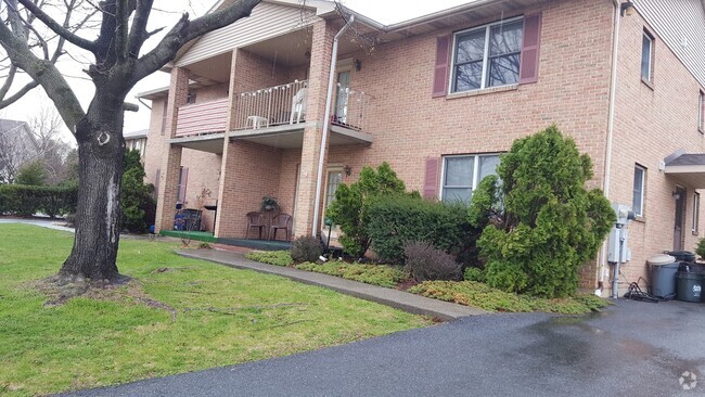 Building Photo - 23 Rosemont Ct