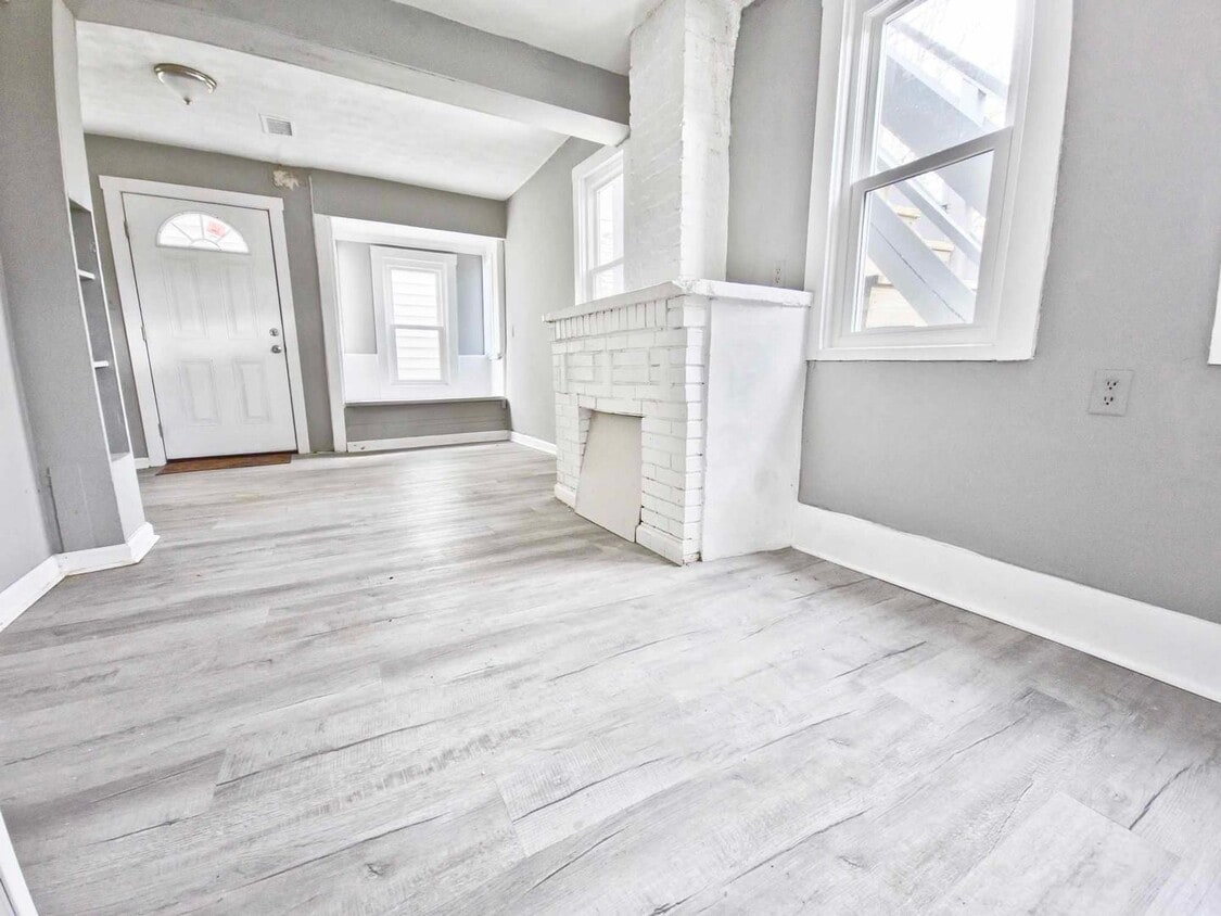 Building Photo - 1051 Barret Ave