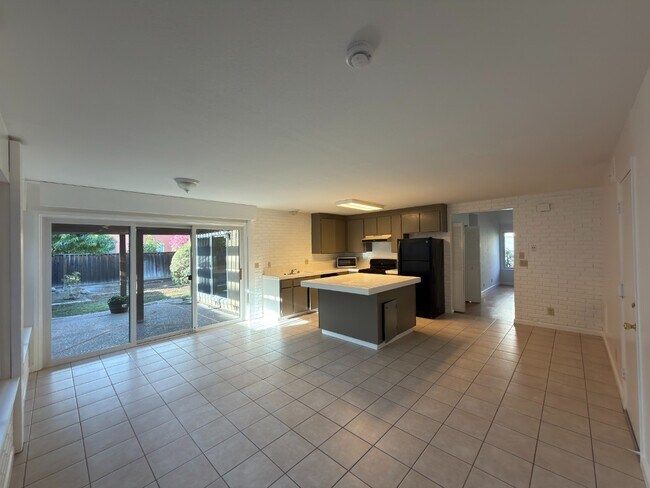 Foto del edificio - Spacious 3BR/2BA Single Family Home | 2-Car Garage + Great San Jose Location