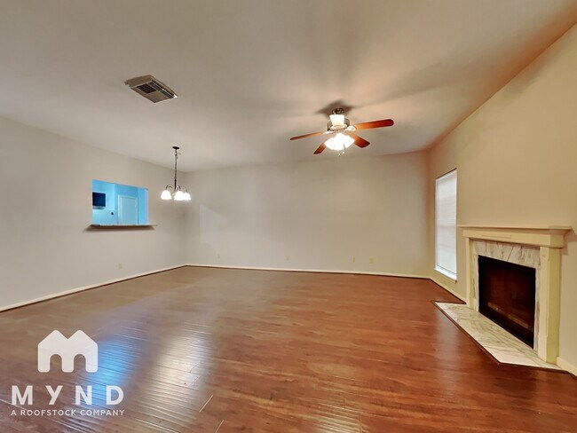 Foto del edificio - 2884 Holly Hall St