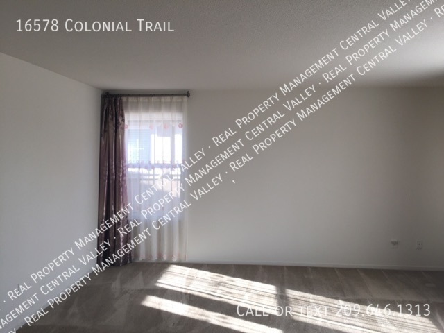 Foto del edificio - Lathrop 3 Bedroom 2.5 Bath Mossdale Landin...