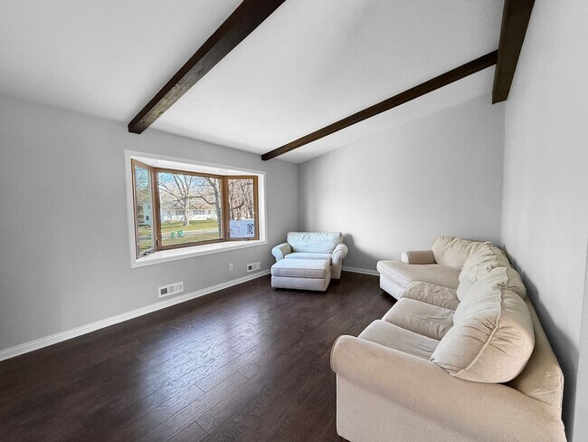 Foto del edificio - 25715 Wildrose Ln