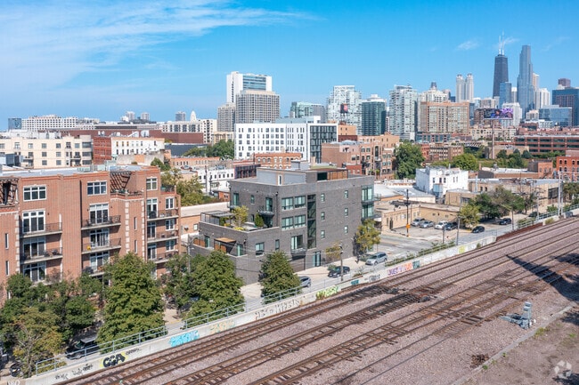 Aerial Photo - 440 N Halsted St