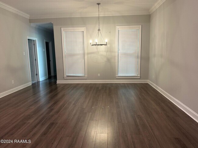 Foto del edificio - 210 Twin Meadow Ln
