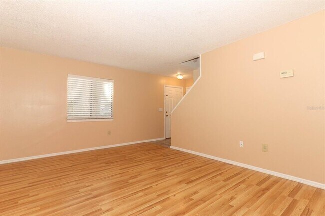 Building Photo - 207 Debora Ct