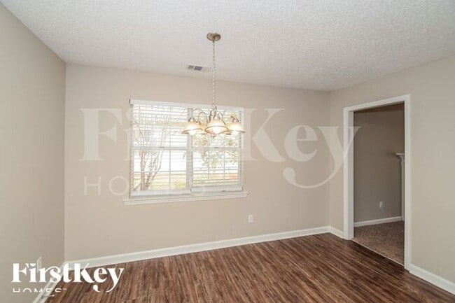 Building Photo - 125 Cedar Bend Dr