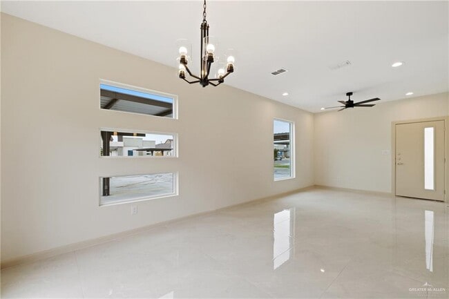 Foto del edificio - 1705 W Violet Dr