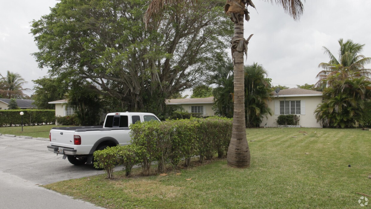 Building Photo - Intercoastal Apartments