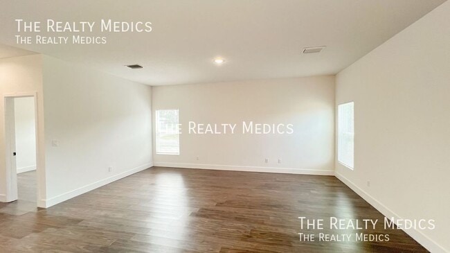 Foto del edificio - 905 Toluca St SE