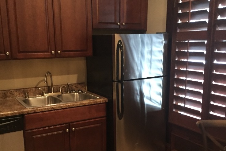 Full Kitchen - 1313 S Main St