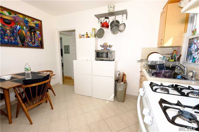 Building Photo - 71-58 Nansen St