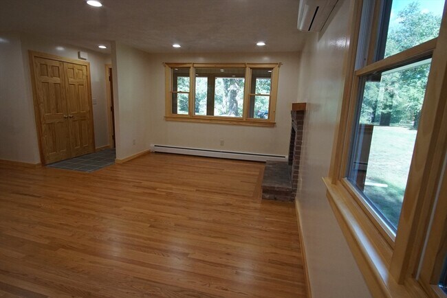 Foto del edificio - 49 Conant Rd