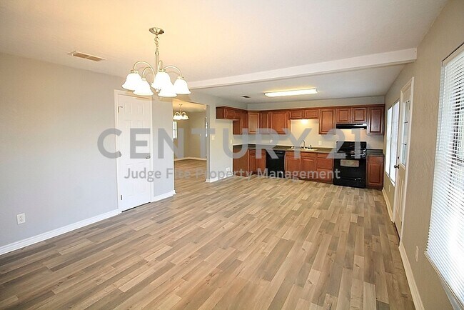 Foto del edificio - Beautifully Updated 3/2 Within Walking Dis...