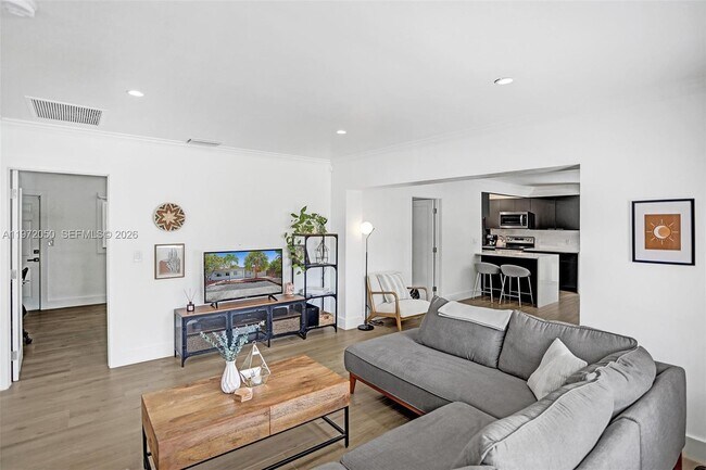 Foto del edificio - 3320 NE 13th Ave