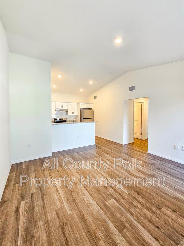 Building Photo - 915 Ariana St