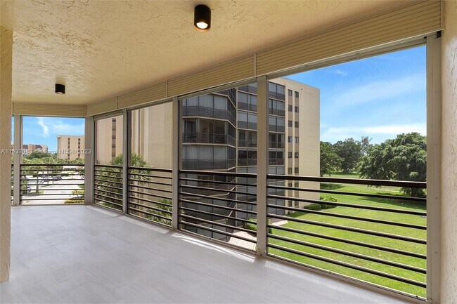 Building Photo - 7300 Radice Ct